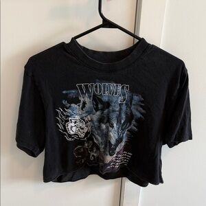 Wolves Graphic Cropped Tee - Black